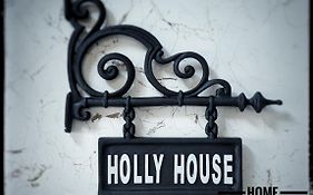Holly House Homestay